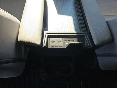 2025 Toyota Sienna LE