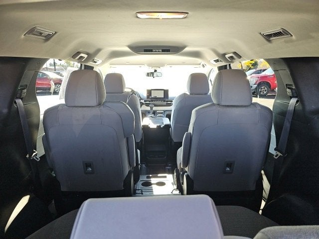 2025 Toyota Sienna LE