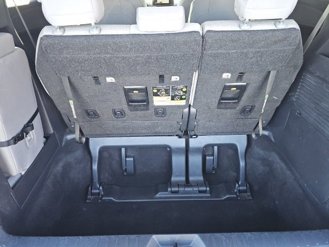 2025 Toyota Sienna LE