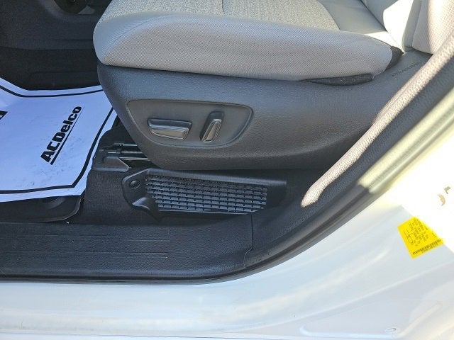 2025 Toyota Sienna LE