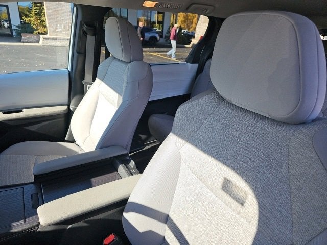 2025 Toyota Sienna LE