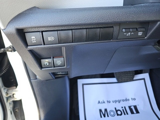 2025 Toyota Sienna LE