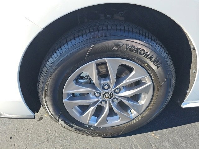 2025 Toyota Sienna LE