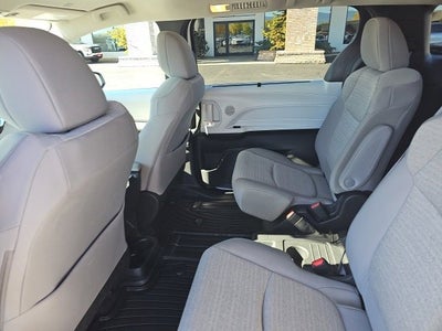 2025 Toyota Sienna LE