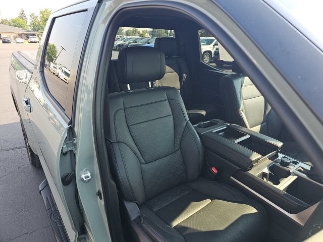 2025 Toyota Tundra 4WD SR5