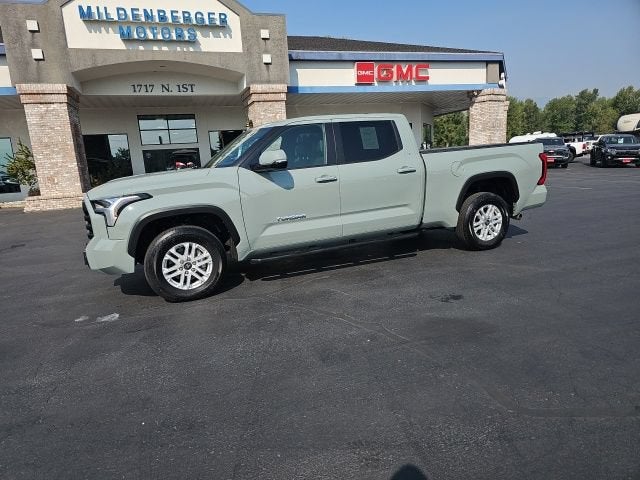 2025 Toyota Tundra 4WD SR5